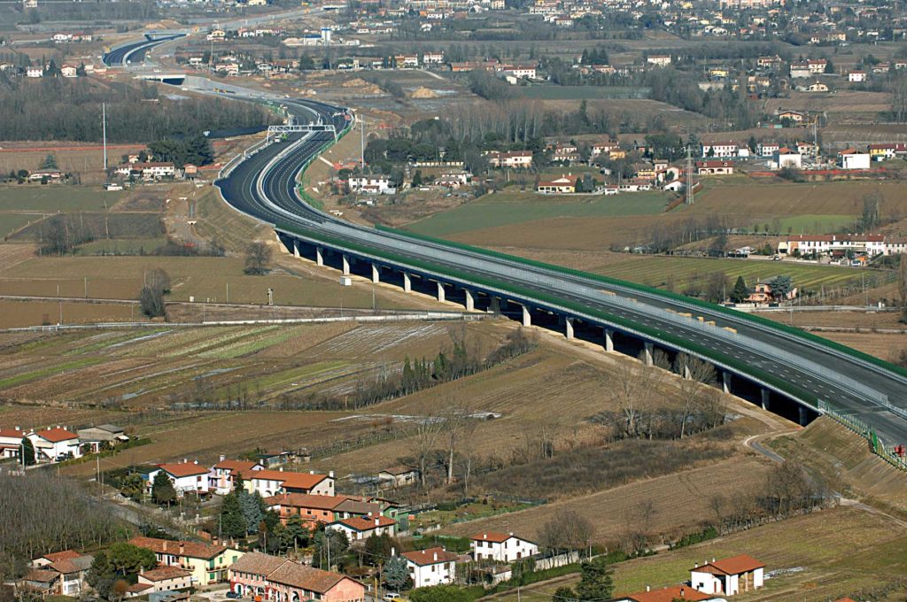 Analisi costi-benefici di alcune soluzioni infrastrutturali per il nodo viario di Mestre-Venezia